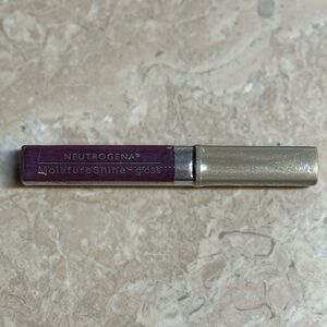 Neutrogena Moisture Shine Lip Gloss 25 Destiny Purple New Sealed .22oz 6.4g
